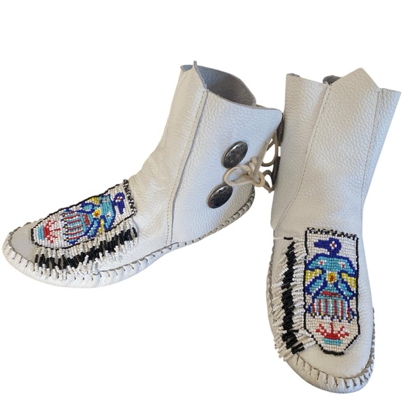 Taos Shoes - Taos Vintage Native American Hand Beaded Concho Ties Leather Moccasins Sz 9.5